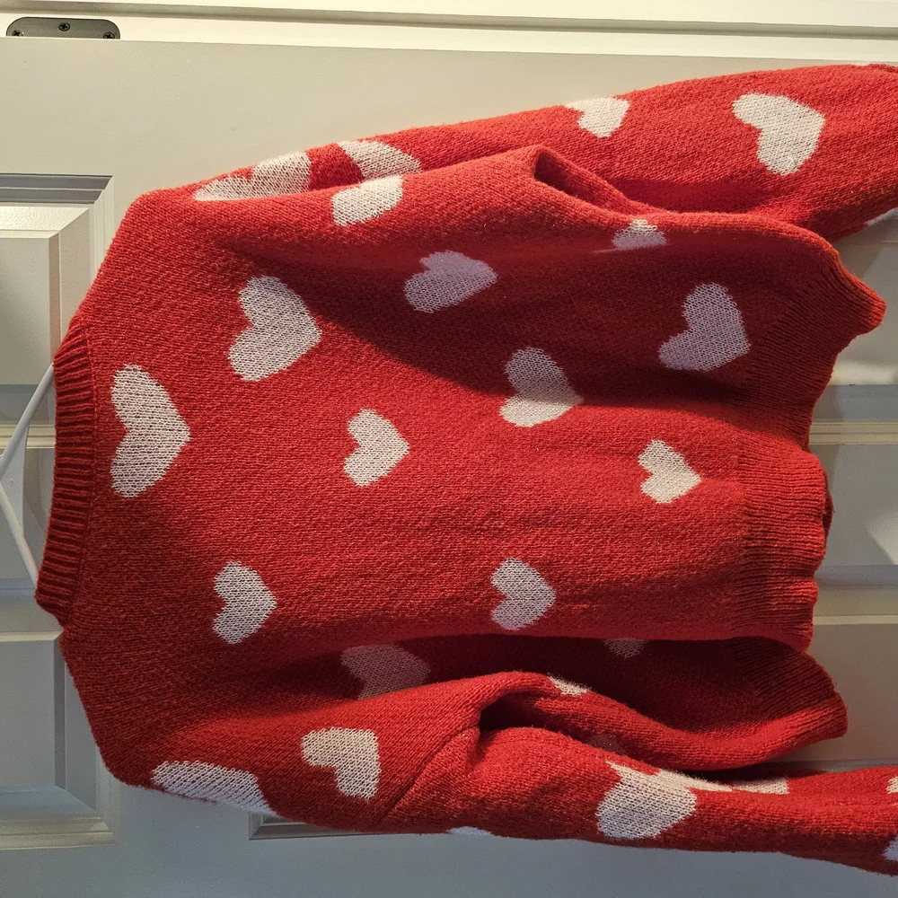Red Heart Pattern Sweater - Picture 3 of 3